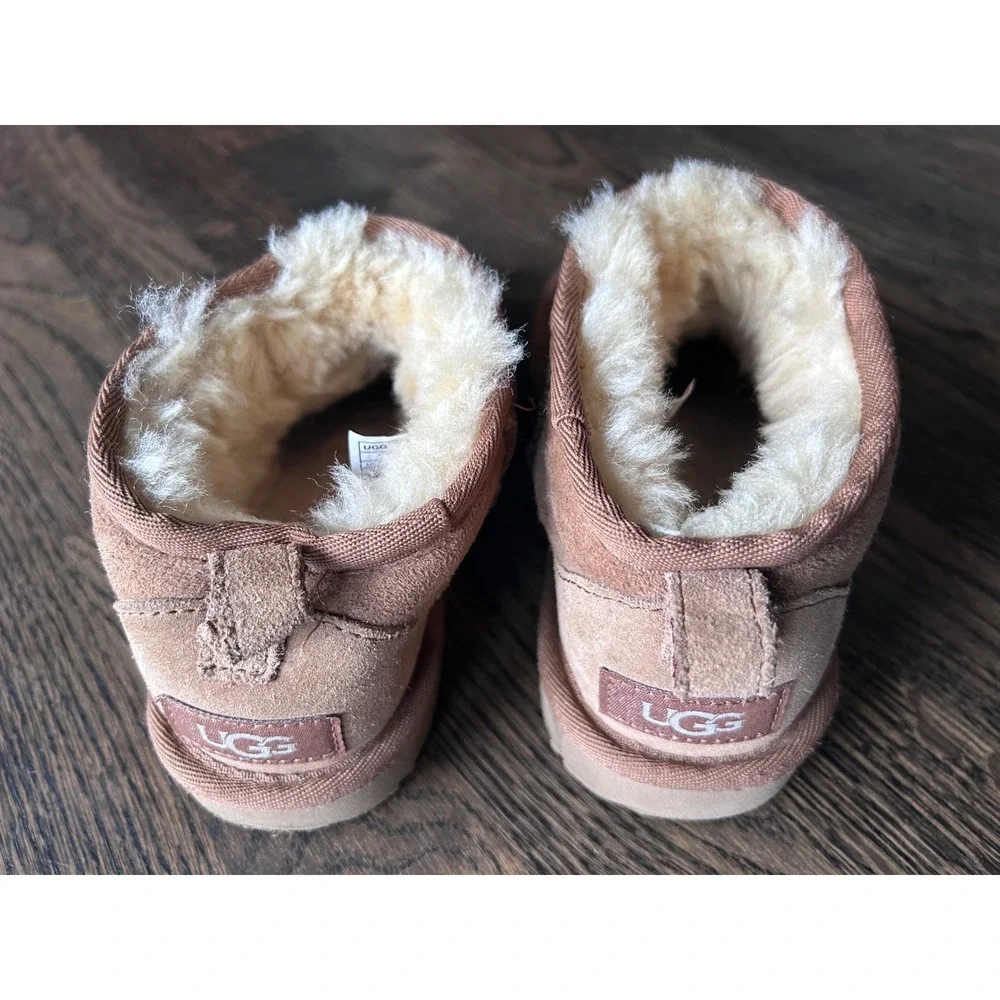 UGG Classic Ultra Mini Chestnut Suede Boots Kids Size 1 1130750K